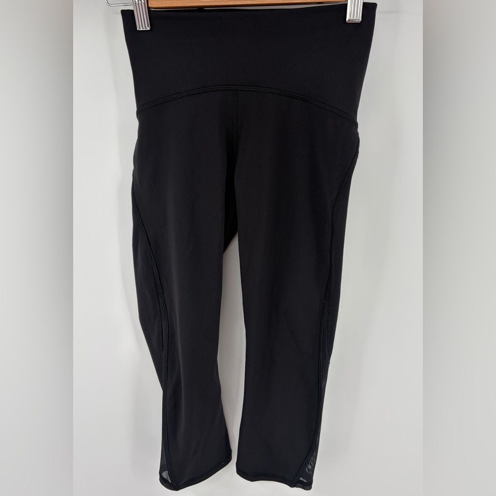 Lululemon women’s train times crop 17” black performance legging size 4